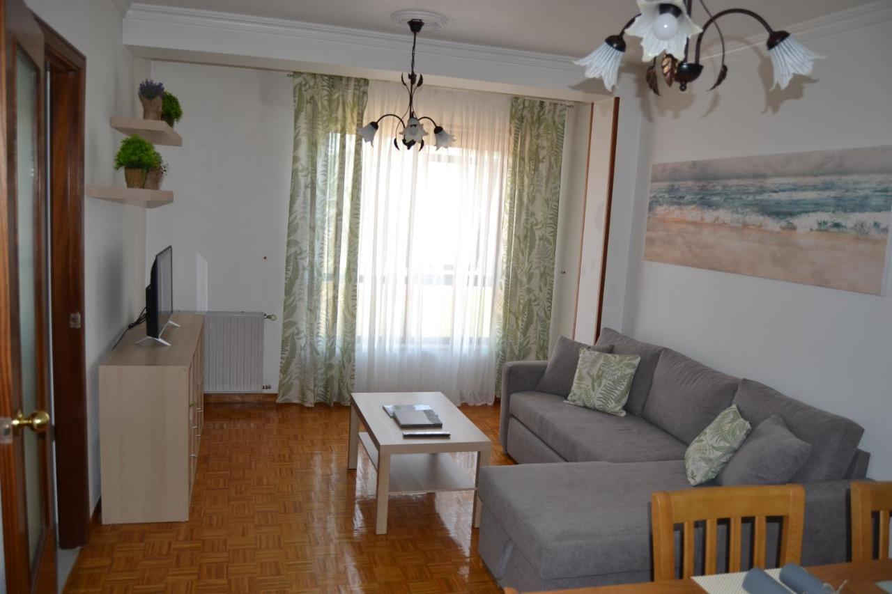 Inmoinsuas Train Station Appartement Sarria Buitenkant foto