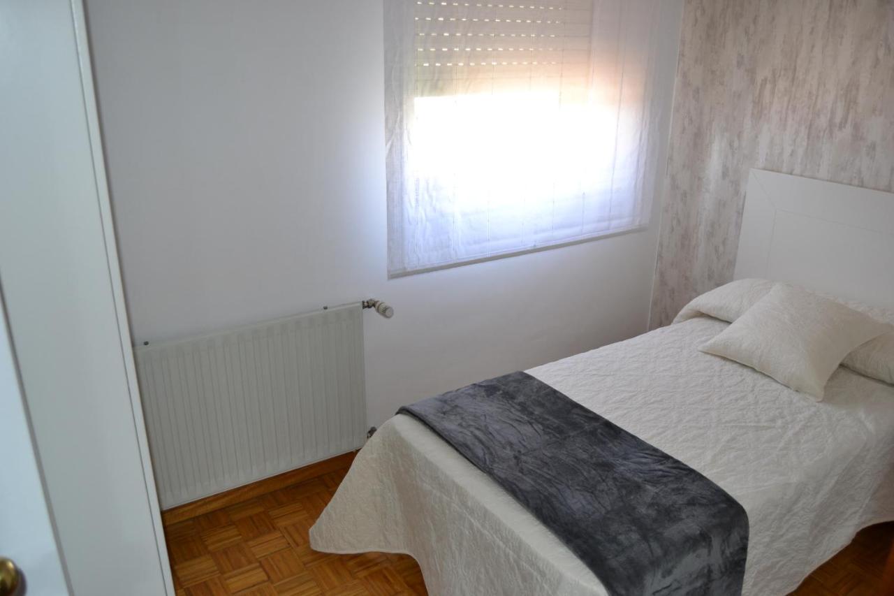 Inmoinsuas Train Station Appartement Sarria Buitenkant foto